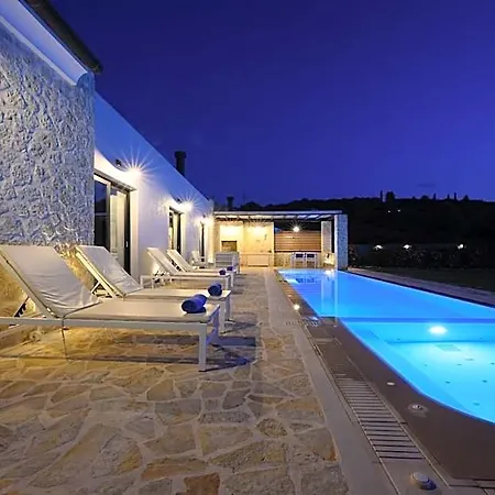 Mega Lithari Corfu Luxury Hotell *